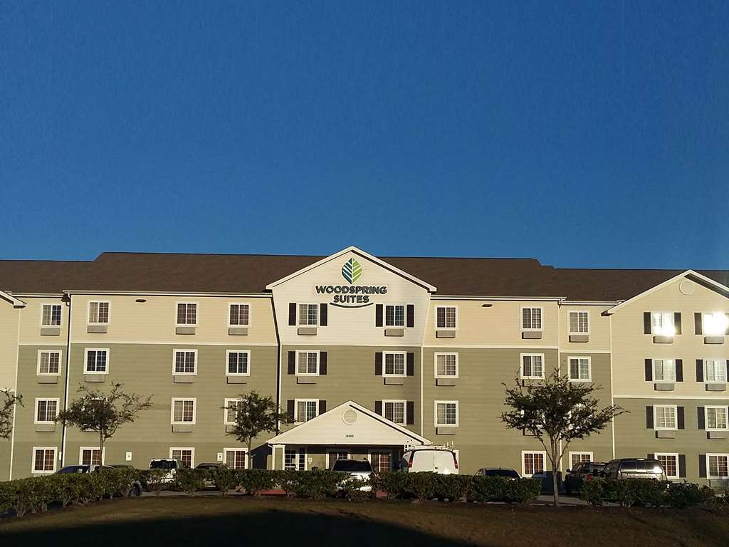 Woodspring Suites Houston I-45 Airtex ภายนอก รูปภาพ